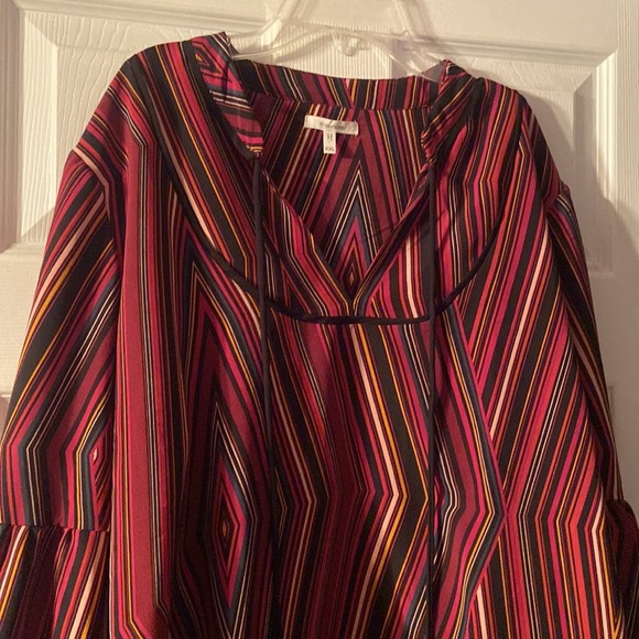 COPY - Maurice’s Blouse XXL 💜 - Picture 5 of 8